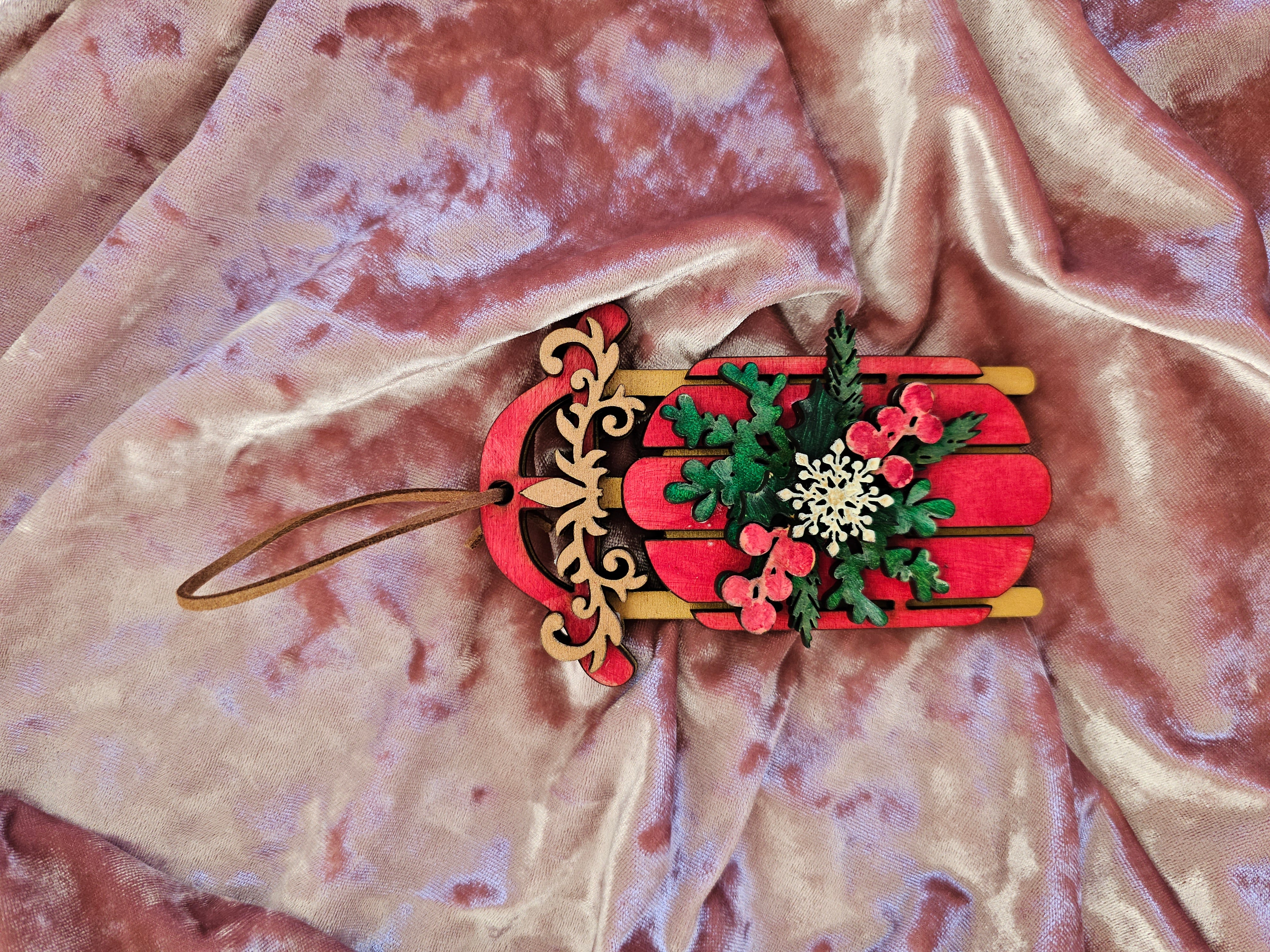 Old-Fashioned Sleigh Ornaments
