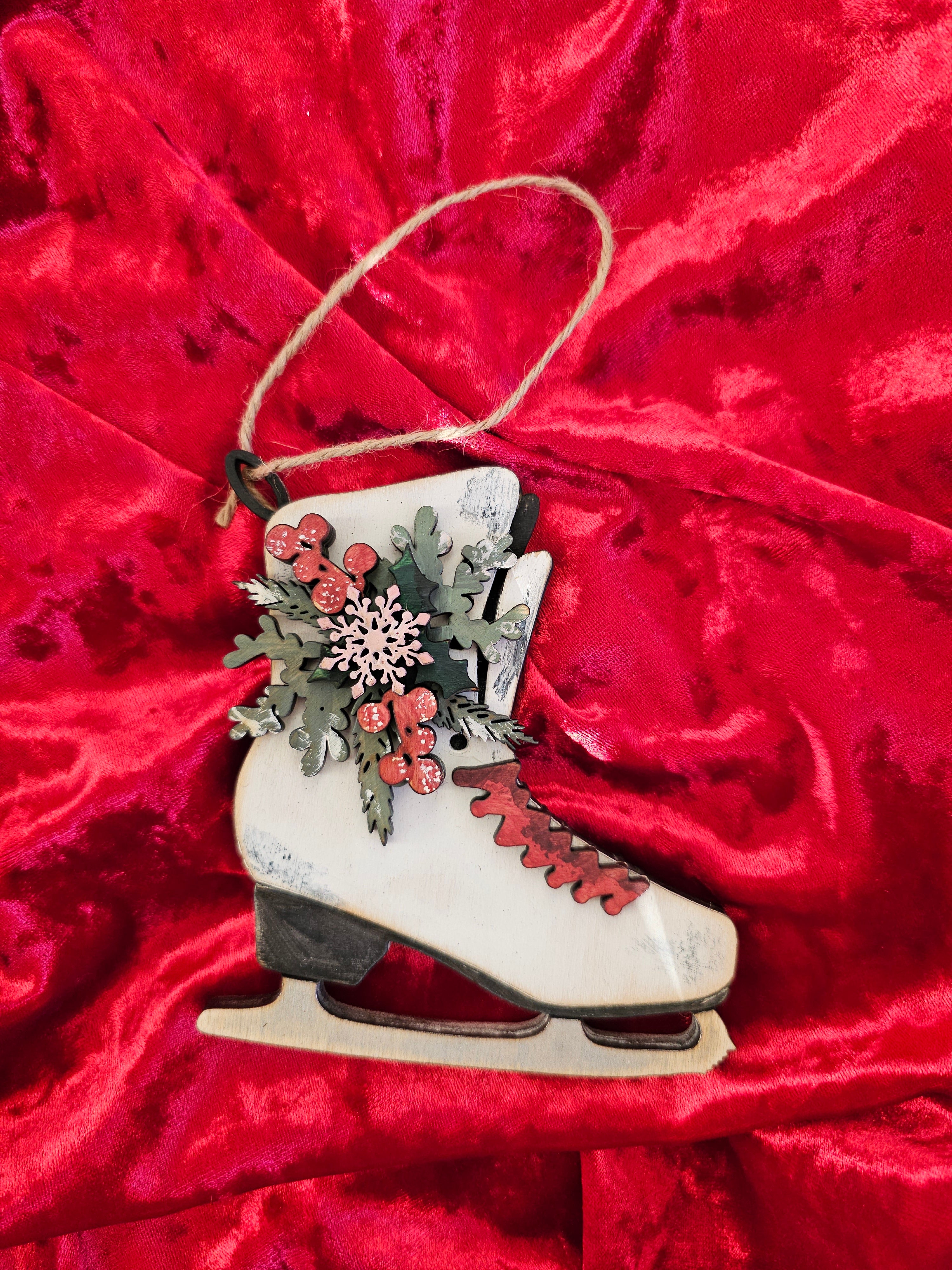 Old-fashioned Ice Skate Ornament